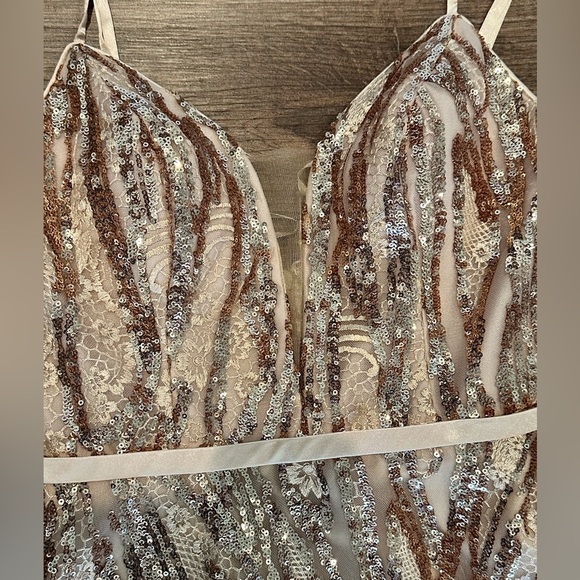 Lucci Lu 28016 Formal Dress in Gold Size 6 - Picture 13 of 14